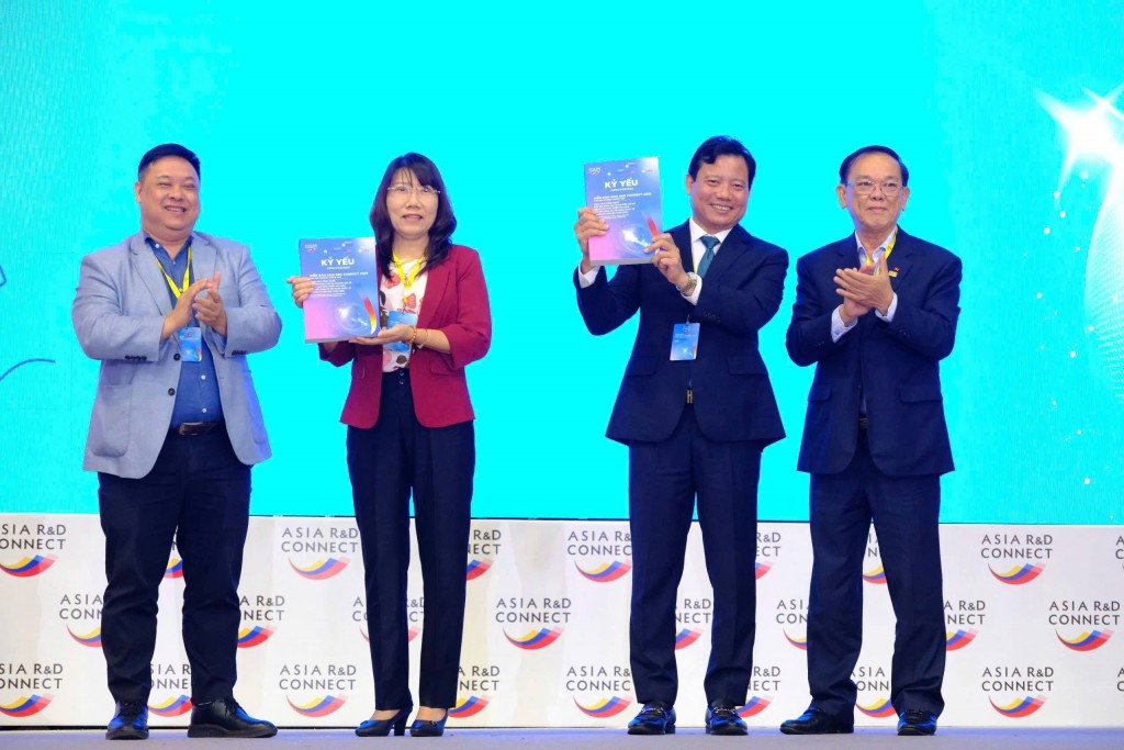 Tây Ninh tổ chức thành công diễn đàn KHCN ASIA R&D connect 2025 Tây Ninh tổ chức thành công diễn đàn KHCN ASIA R&D connect 2025