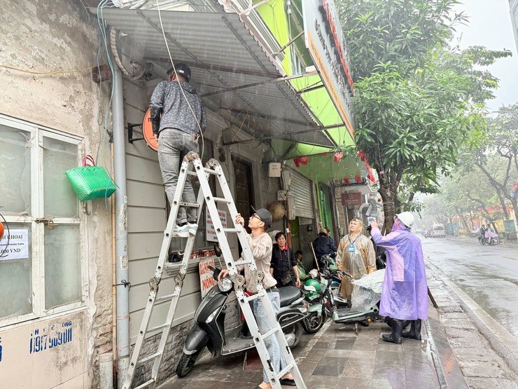 Ba Đình siết chặt quản lý, công khai xử phạt hàng loạt vi phạm Ba Đình siết chặt quản lý, công khai xử phạt hàng loạt vi phạm