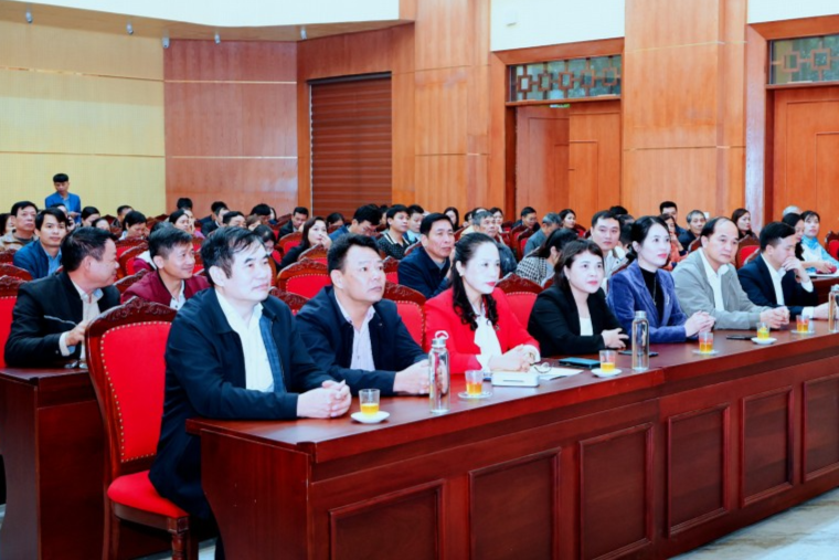 Các vị đại biểu tham dự chương trình Các vị đại biểu tham dự chương trình