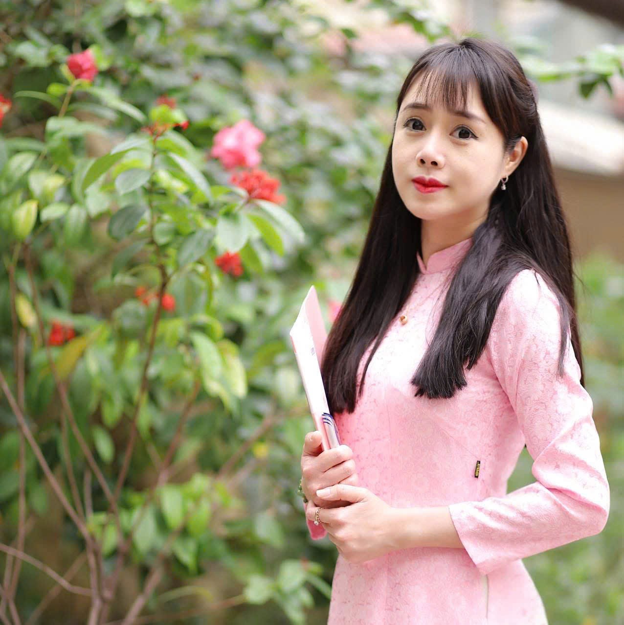 Cô Nguyễn Lan Phương - Hiệu trưởng trường THCS Minh Khai Cô Nguyễn Lan Phương - Hiệu trưởng trường THCS Minh Khai