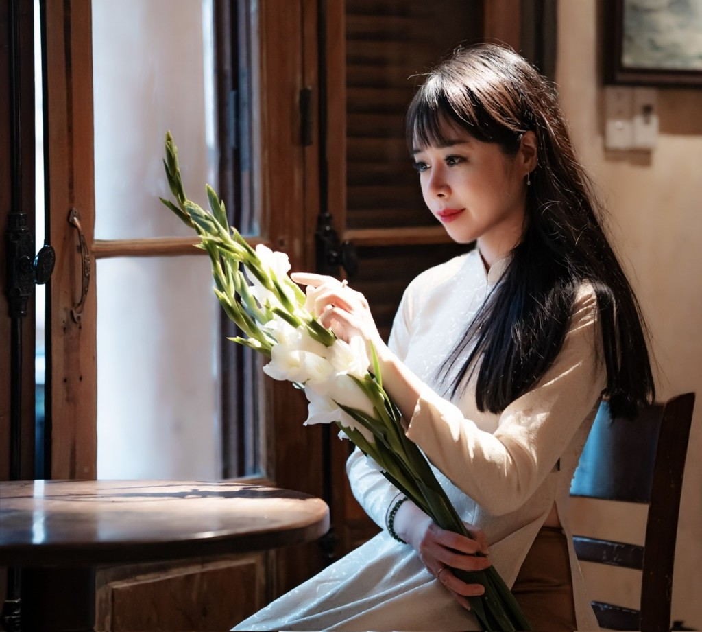 Cô Nguyễn Lan Phương - Hiệu trưởng trường THCS Minh Khai Cô Nguyễn Lan Phương - Hiệu trưởng trường THCS Minh Khai