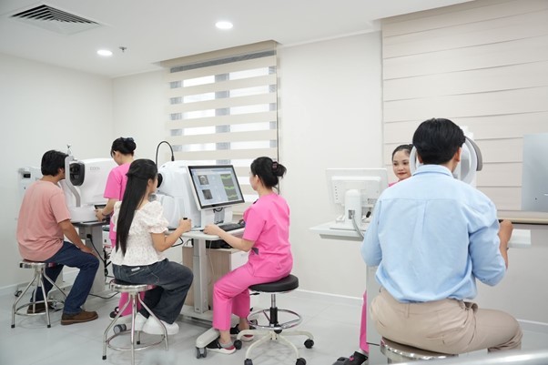 Giải mã cấu trúc giác mạc: Bí quyết lựa chọn phương pháp mổ cận phù hợp Giải mã cấu trúc giác mạc: Bí quyết lựa chọn phương pháp mổ cận phù hợp