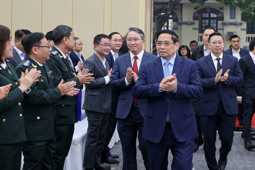 Thủ tướng Phạm Minh Chính đến dự Hội nghị toàn quốc tổng kết công tác tư pháp năm 2025 - Ảnh: VGP/Nhật Bắc Thủ tướng Phạm Minh Chính đến dự Hội nghị toàn quốc tổng kết công tác tư pháp năm 2025 - Ảnh: VGP/Nhật Bắc