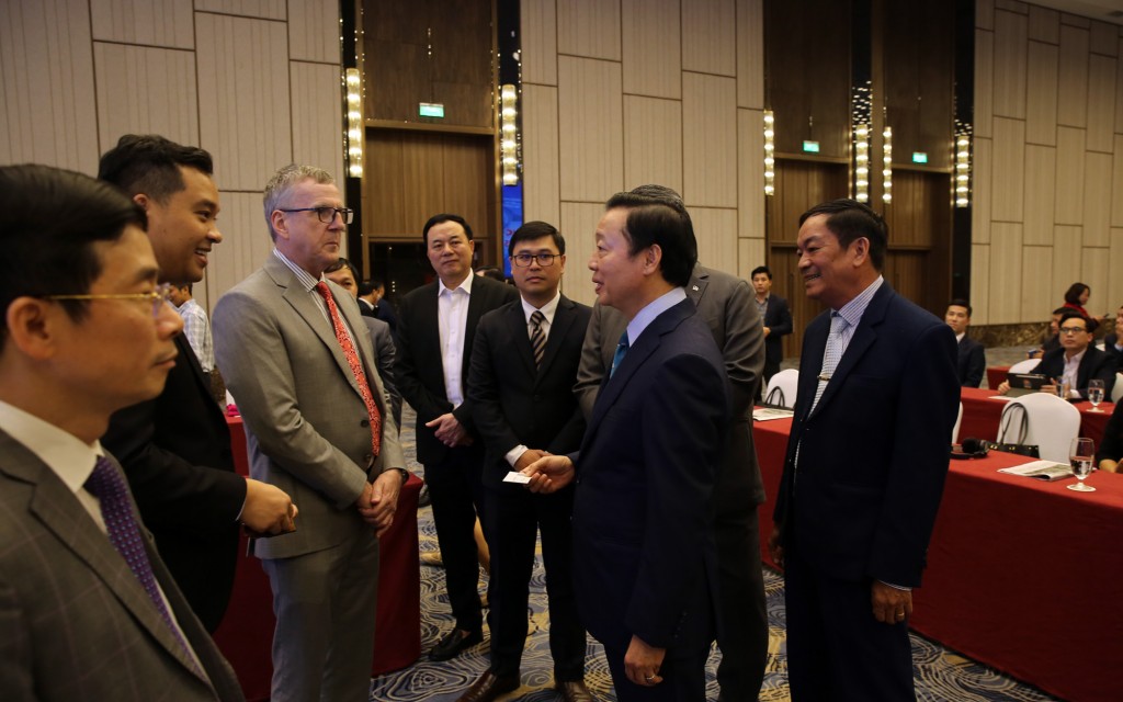 Phó Thủ tướng Trần Hồng Hà trao đổi với các đại biểu tham dự Diễn đàn Phát triển bền vững kinh tế biển Việt Nam năm 2025 - Ảnh: VGP/Minh Khôi Phó Thủ tướng Trần Hồng Hà trao đổi với các đại biểu tham dự Diễn đàn Phát triển bền vững kinh tế biển Việt Nam năm 2025 - Ảnh: VGP/Minh Khôi