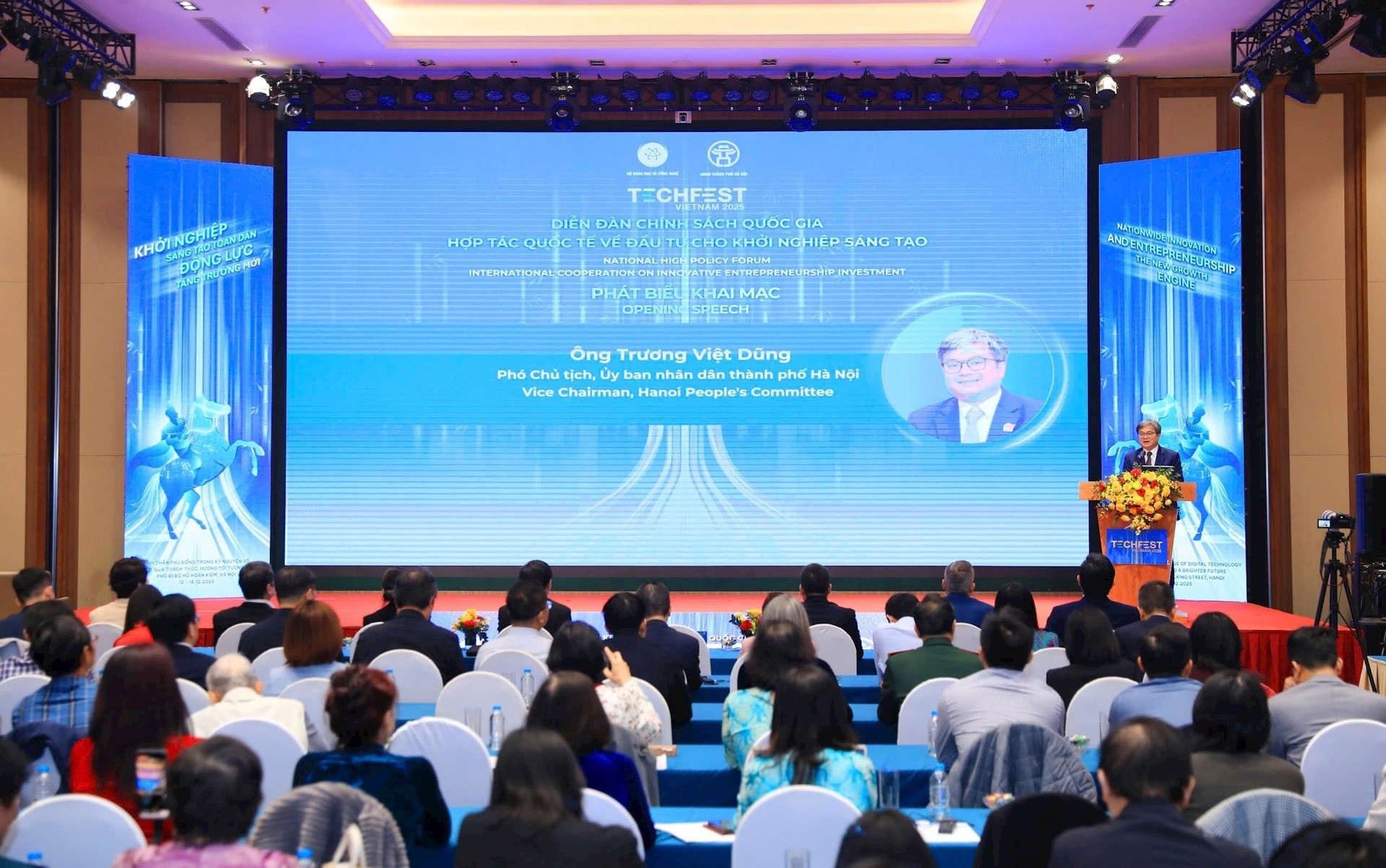 Quang cảnh Diễn đàn