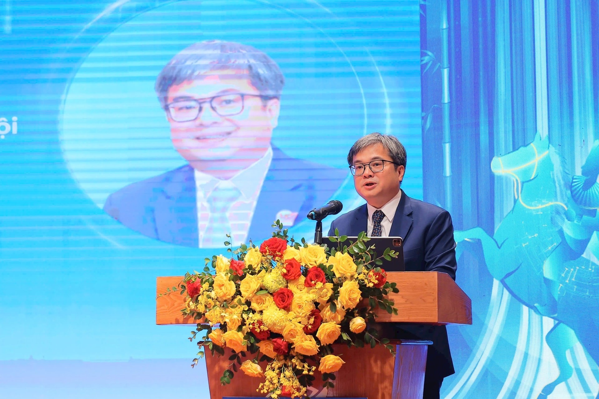 Phó Chủ tịch UBND thành phố Hà Nội Trương Việt Dũng phát biểu khai mạc diễn đàn