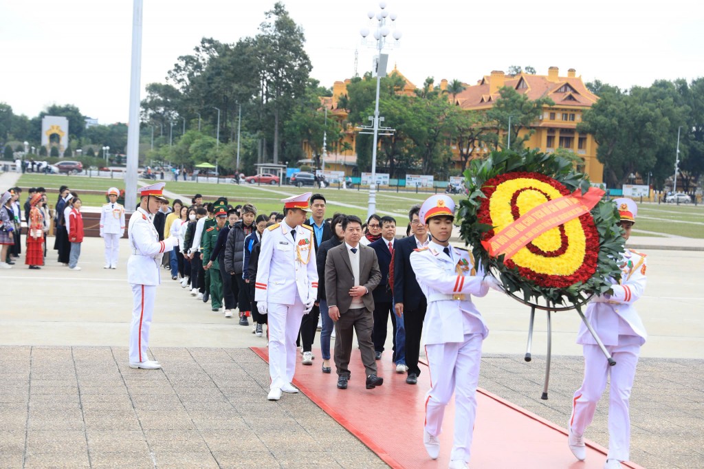 Lễ Báo công dâng Bác tại Lăng Chủ tịch Hồ Chí Minh