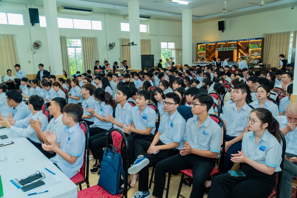 ong song với hoạt động đào tạo, Dự án cũng chú trọng kết nối sinh viên với doanh nghiệp trong lĩnh vực du lịch – khách sạn  