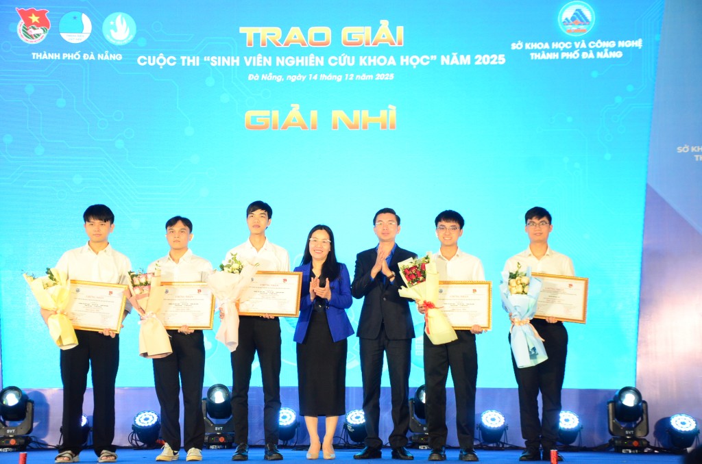 Cuộc thi “Sinh viên nghiên cứu khoa học” năm 2025 thu hút hơn 1.000 đề tài (Ảnh Đ.Minh)