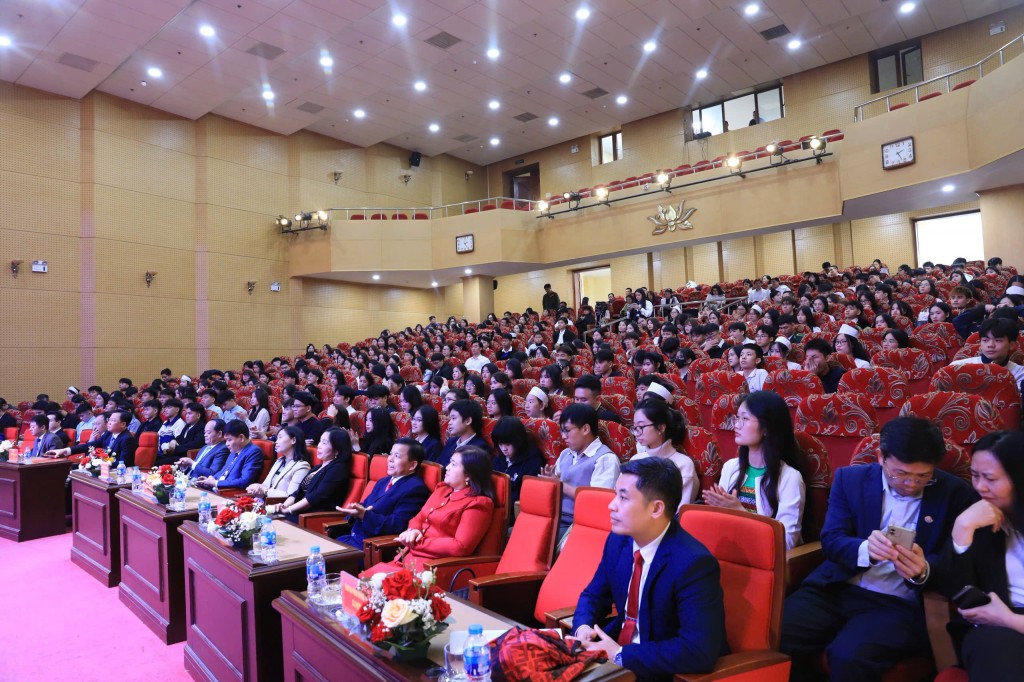 Toàn cảnh buổi lễ tuyên dương Toàn cảnh buổi lễ tuyên dương