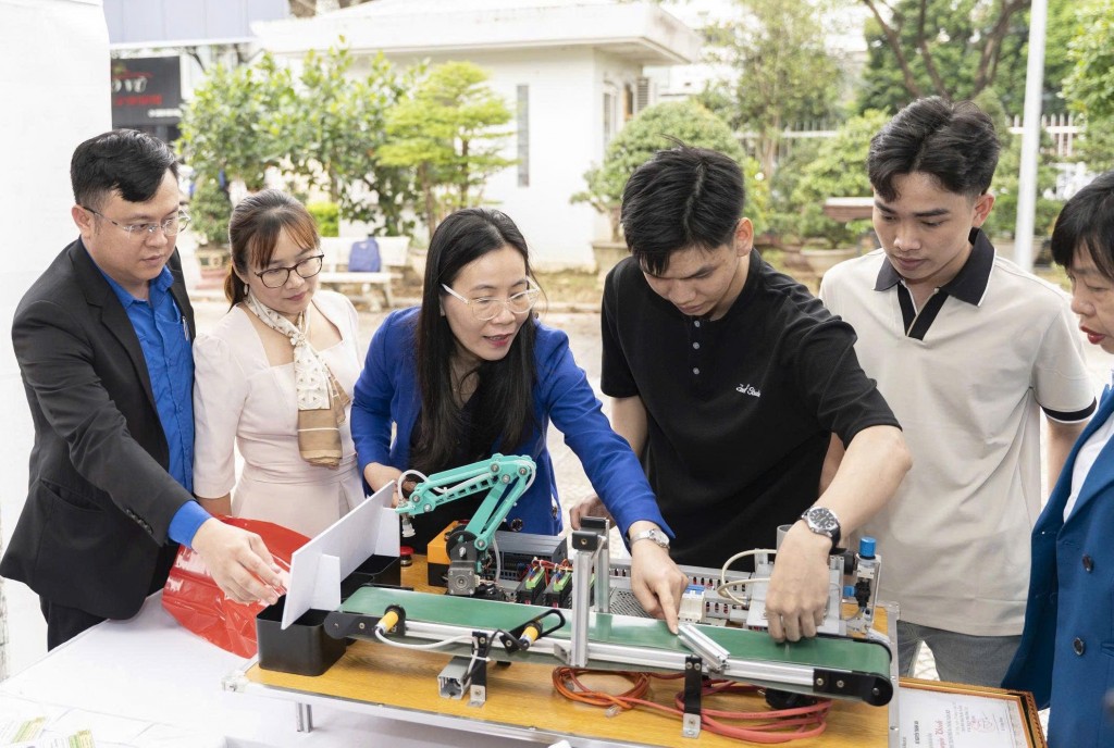 Thông qua các hoạt động đa dạng, chương trình góp phần khơi dậy và kết nối các ý tưởng tiềm năng, hỗ trợ hiện thực hóa những sáng tạo mới (Ảnh Đ.Minh)