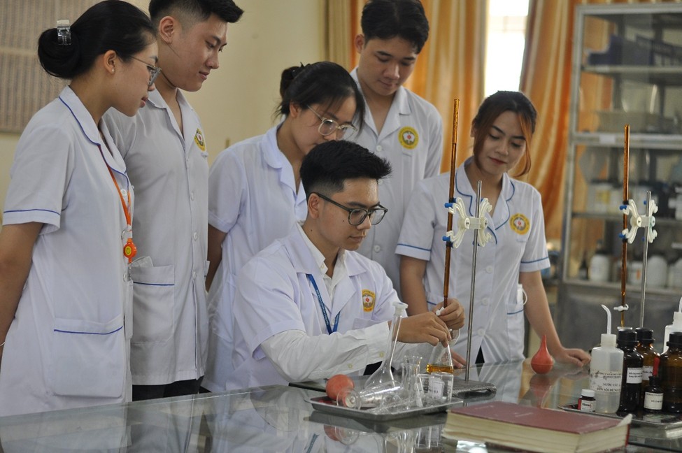 Sinh viên trong giờ thực hành 