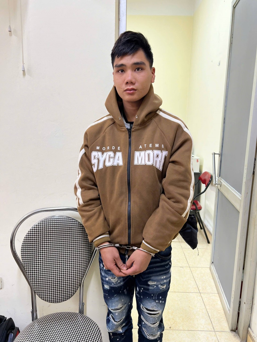 Đối tượng Bế Văn Đông tại cơ quan Công an