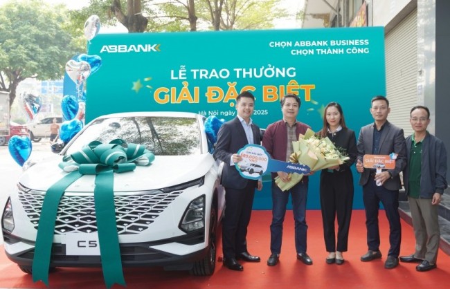 ABBANK trao giải thưởng lớn dành cho doanh nghiệp đồng hành cùng ABBANK Business