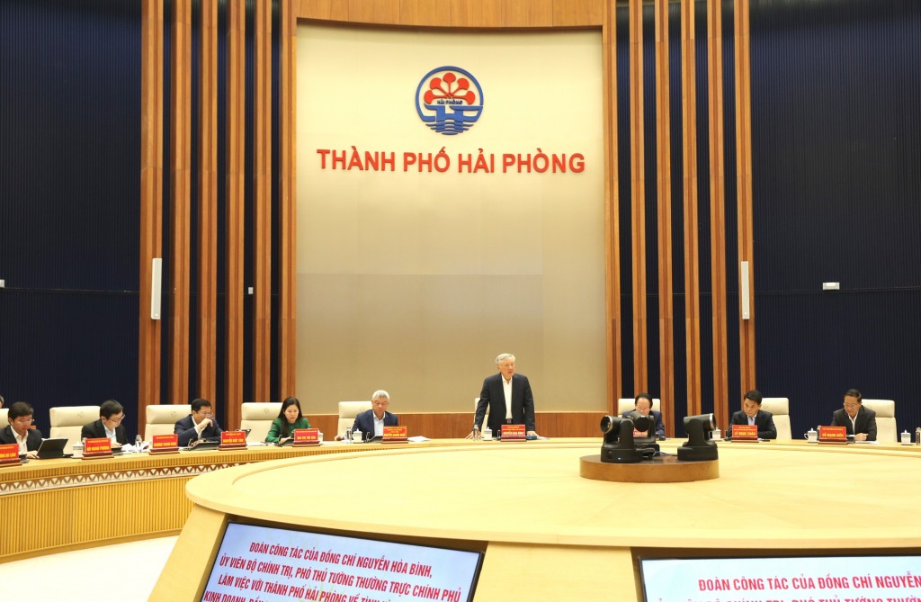Phó Thủ tướng Thường trực Chính phủ Nguyễn Hòa Bình làm việc với thành phố Hải Phòng về tình hình sản xuất kinh doanh, đầu tư công, xuất nhập khẩu - Ảnh: VGP/Nguyễn Hoàng