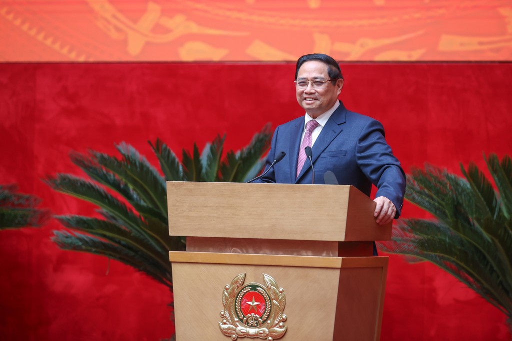 Thủ tướng Phạm Minh Chính chúc mừng và biểu dương những kết quả, thành tích to lớn mà lực lượng công an nhân dân đạt được trong năm 2025 - Ảnh: VGP/Nhật Bắc