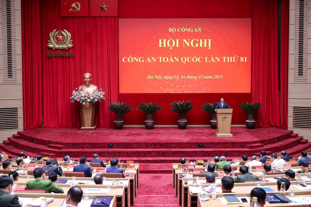 Thủ tướng Chính phủ Phạm Minh Chính tin tưởng lực lượng công an nhân dân sẽ lập nhiều thành tích, chiến công xuất sắc hơn nữa, đóng góp quan trọng và nhiều hơn nữa vào sự nghiệp xây dựng và bảo vệ Tổ quốc - Ảnh: VGP/Nhật Bắc