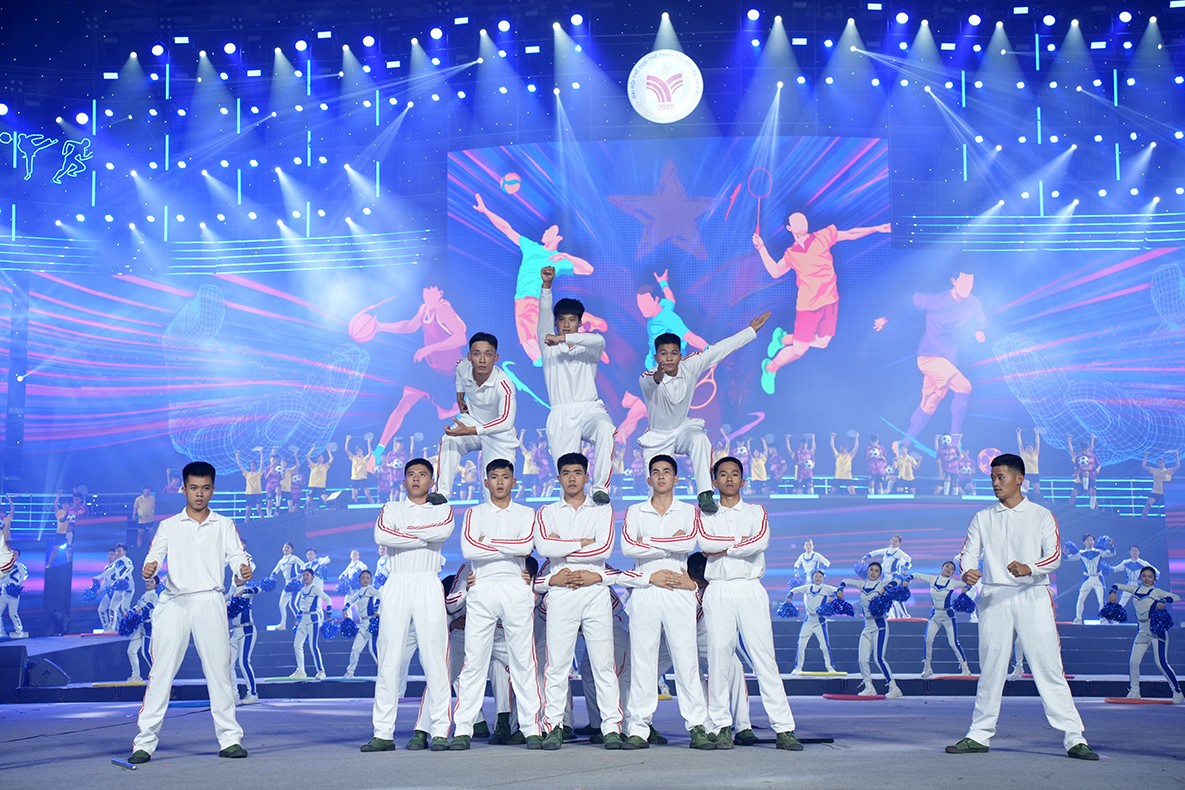 Nghệ thuật chạm cảm xúc tại Lễ khai mạc Đại hội TDTT Thủ đô Nghệ thuật chạm cảm xúc tại Lễ khai mạc Đại hội TDTT Thủ đô