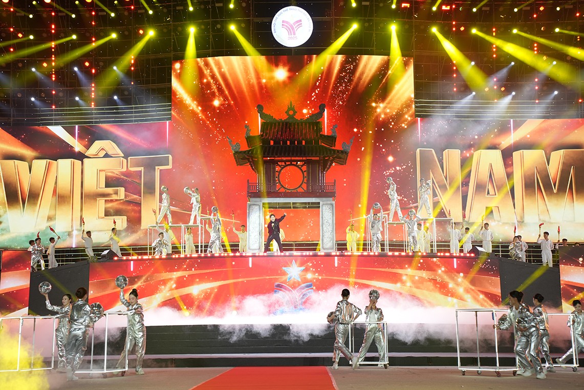 Nghệ thuật chạm cảm xúc tại Lễ khai mạc Đại hội TDTT Thủ đô Nghệ thuật chạm cảm xúc tại Lễ khai mạc Đại hội TDTT Thủ đô