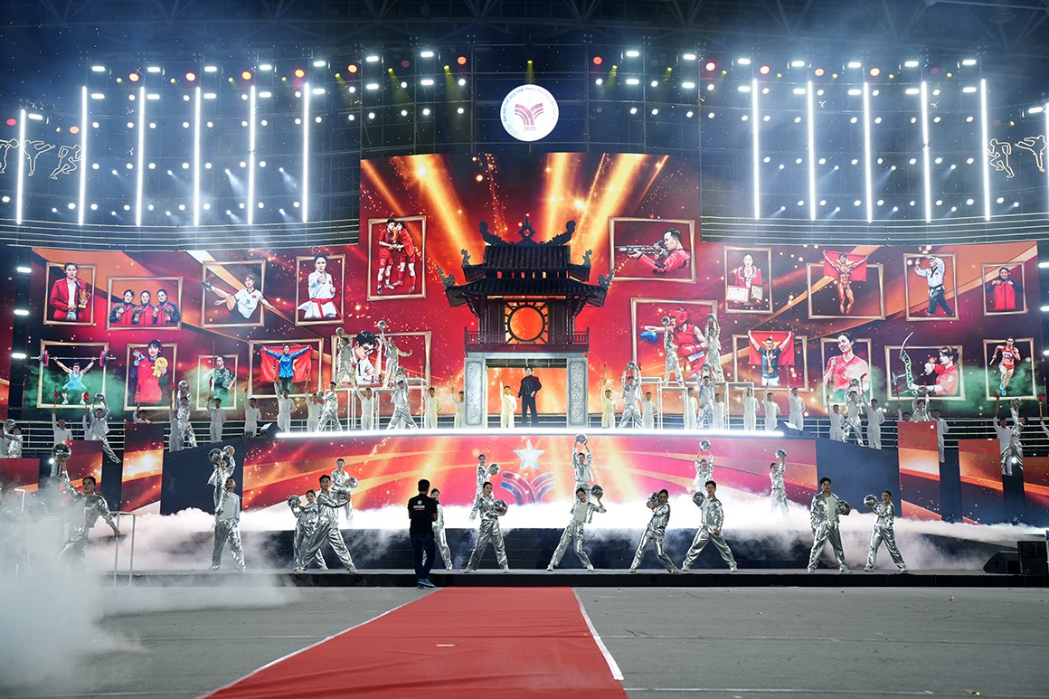 Nghệ thuật chạm cảm xúc tại Lễ khai mạc Đại hội TDTT Thủ đô Nghệ thuật chạm cảm xúc tại Lễ khai mạc Đại hội TDTT Thủ đô