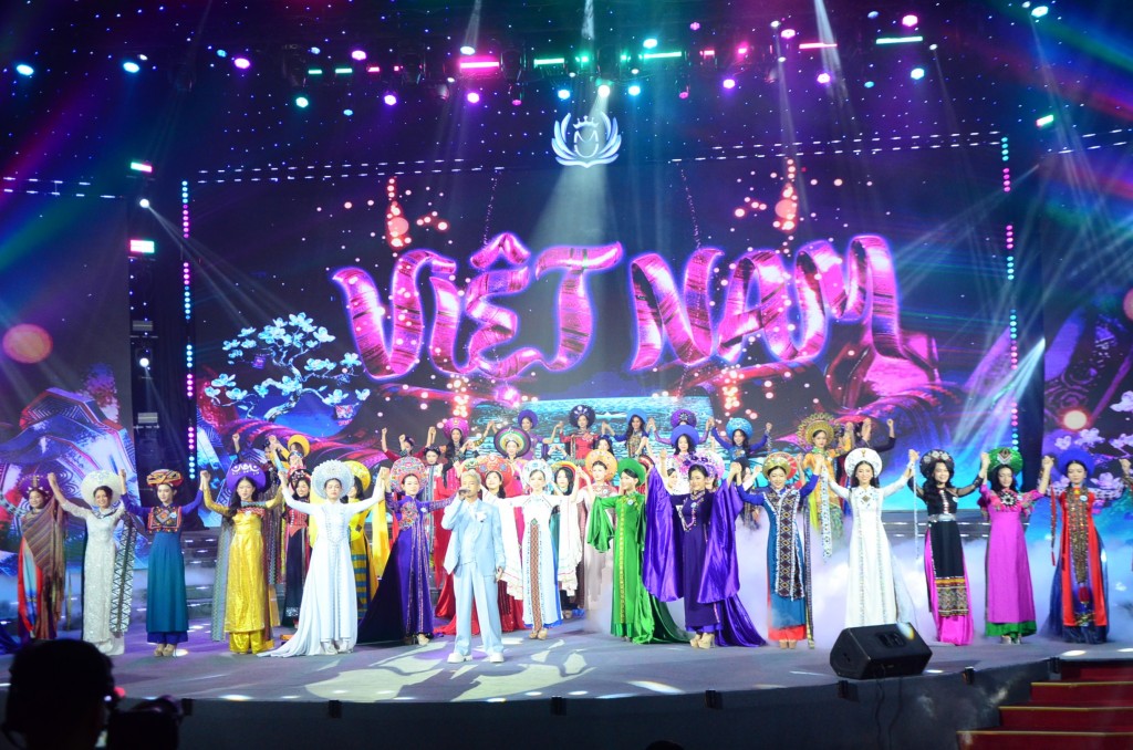 Đêm bán kết là dịp để dàn ứng viên chinh phục Ban giám khảo, cho thấy sự thay đổi của mình sau quãng thời gian rèn luyện (Ảnh Đ.Minh) Đêm bán kết là dịp để dàn ứng viên chinh phục Ban giám khảo, cho thấy sự thay đổi của mình sau quãng thời gian rèn luyện (Ảnh Đ.Minh)