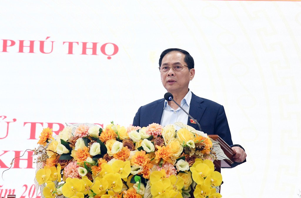 Về định hướng thời gian tới, Phó Thủ tướng khẳng định công tác đối ngoại sẽ tiếp tục góp phần hiện thực hoá mục tiêu chung của Đảng và Nhà nước là đến năm 2030, Việt Nam trở thành nước đang phát triển, có công nghiệp hiện đại, thu nhập trung bình cao, khoảng 8.500 USD/người - Ảnh: VGP/Hải Minh Về định hướng thời gian tới, Phó Thủ tướng khẳng định công tác đối ngoại sẽ tiếp tục góp phần hiện thực hoá mục tiêu chung của Đảng và Nhà nước là đến năm 2030, Việt Nam trở thành nước đang phát triển, có công nghiệp hiện đại, thu nhập trung bình cao, khoảng 8.500 USD/người - Ảnh: VGP/Hải Minh