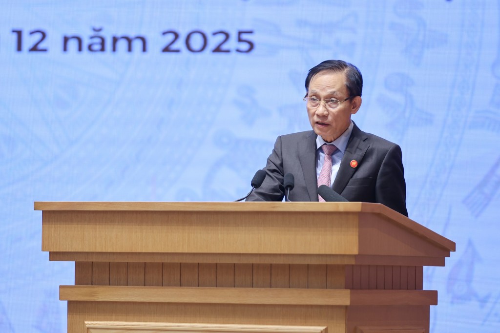 Đồng chí Lê Hoài Trung, Bí thư Trung ương Đảng, Bộ trưởng Bộ Ngoại giao tiếp thu các ý kiến chỉ đạo của Thủ tướng Chính phủ - Ảnh: VGP/Nhật Bắc Đồng chí Lê Hoài Trung, Bí thư Trung ương Đảng, Bộ trưởng Bộ Ngoại giao tiếp thu các ý kiến chỉ đạo của Thủ tướng Chính phủ - Ảnh: VGP/Nhật Bắc