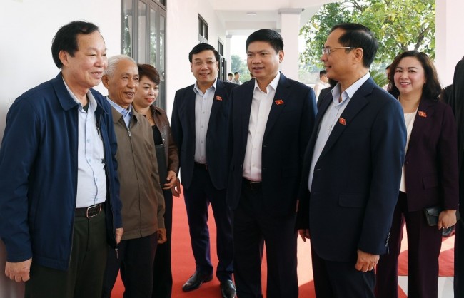 Phó Thủ tướng Bùi Thanh Sơn chia sẻ với cử tri Phú Thọ về những dấu ấn nổi bật nhiệm kỳ 2021-2025