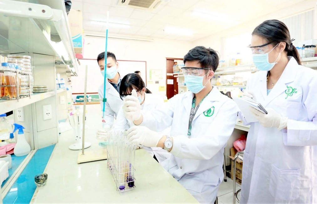 Chú trọng đội ngũ trí thức có trình độ cao trong các lĩnh vực then chốt