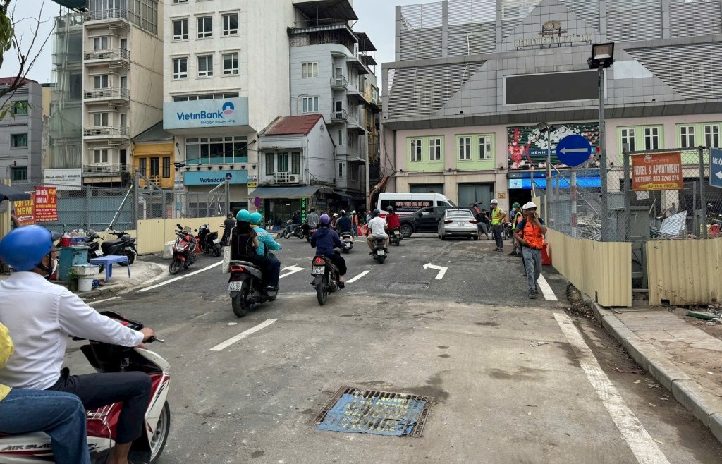 Thu gọn rào chắn dự án đường sắt đô thị Nhổn ga Hà Nội