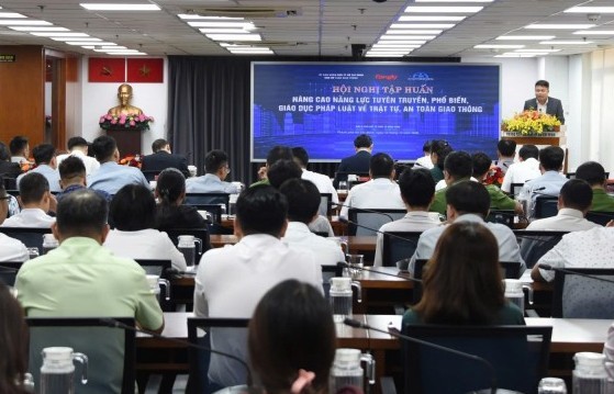 Phổ biến giáo dục pháp luật về an toàn giao thông