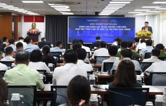 Phổ biến giáo dục pháp luật về an toàn giao thông