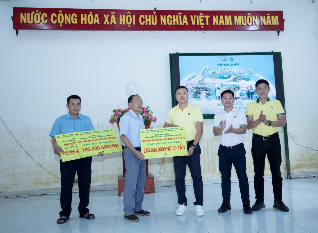 “Phân Bón Cà Mau – Cùng nhau san sẻ” cùng bà con Khánh Hoà “Phân Bón Cà Mau – Cùng nhau san sẻ” cùng bà con Khánh Hoà