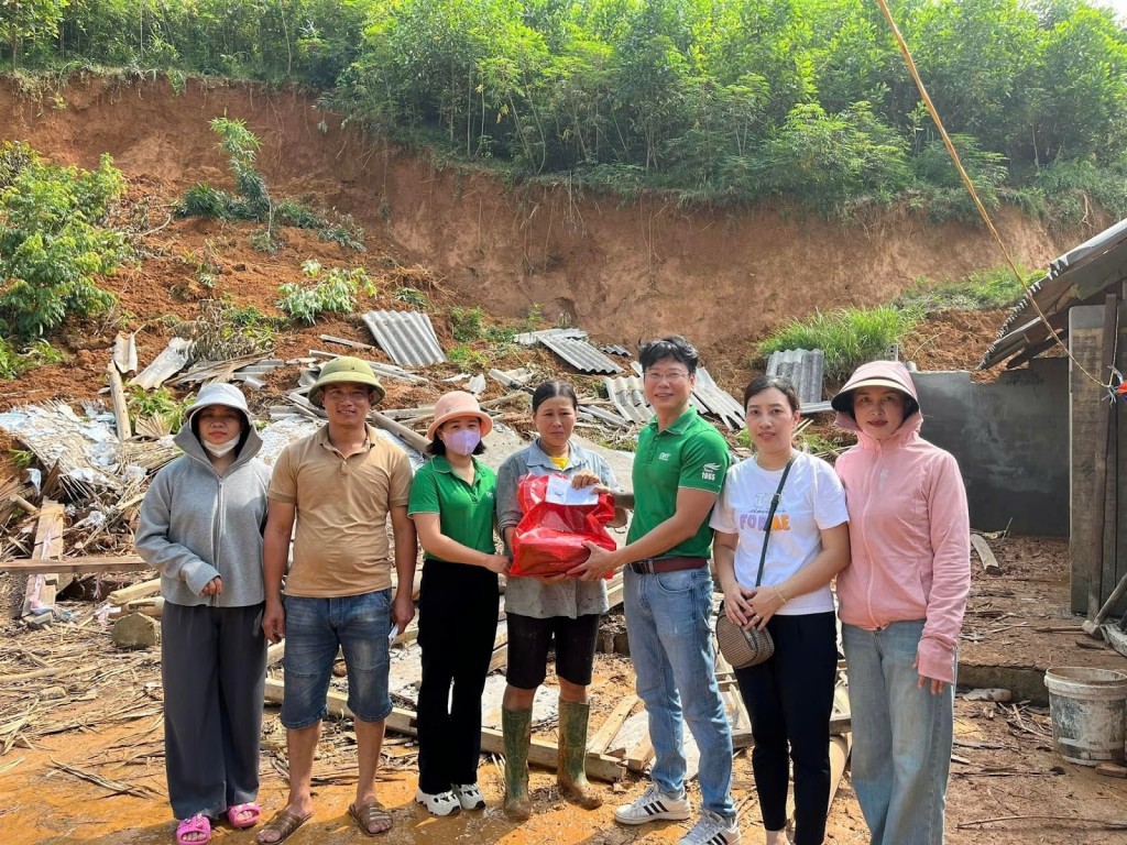 Dược Hà Tây chung tay ủng hộ đồng bào bị ảnh hưởng bởi thiên tai, bão lụt Dược Hà Tây chung tay ủng hộ đồng bào bị ảnh hưởng bởi thiên tai, bão lụt