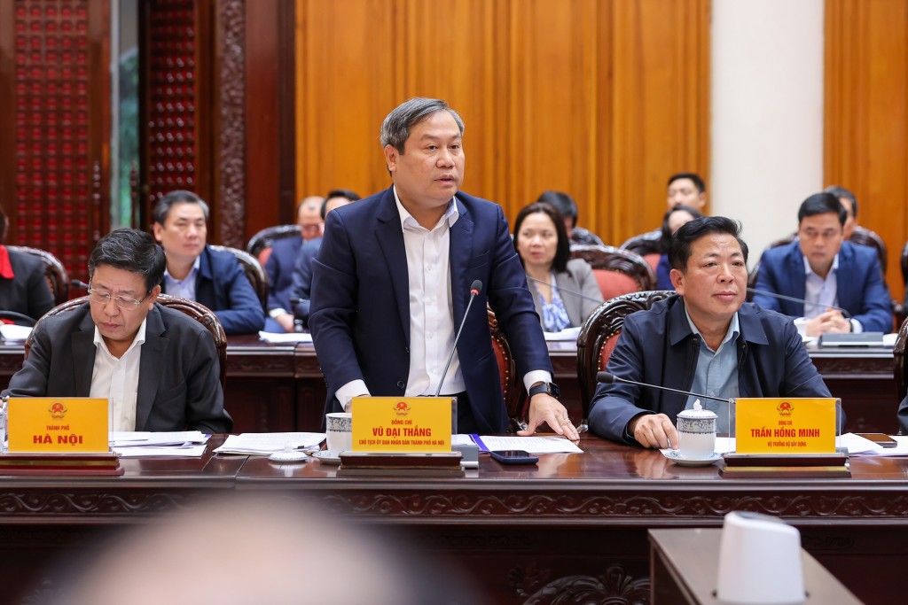 Chủ tịch UBND TP. Hà Nội Vũ Đại Thắng báo cáo - Ảnh: VGP/Nhật Bắc Chủ tịch UBND TP. Hà Nội Vũ Đại Thắng báo cáo - Ảnh: VGP/Nhật Bắc