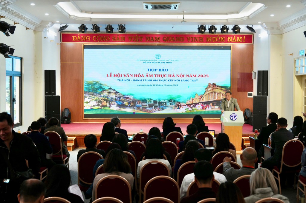 Quang cảnh buổi họp báo Quang cảnh buổi họp báo