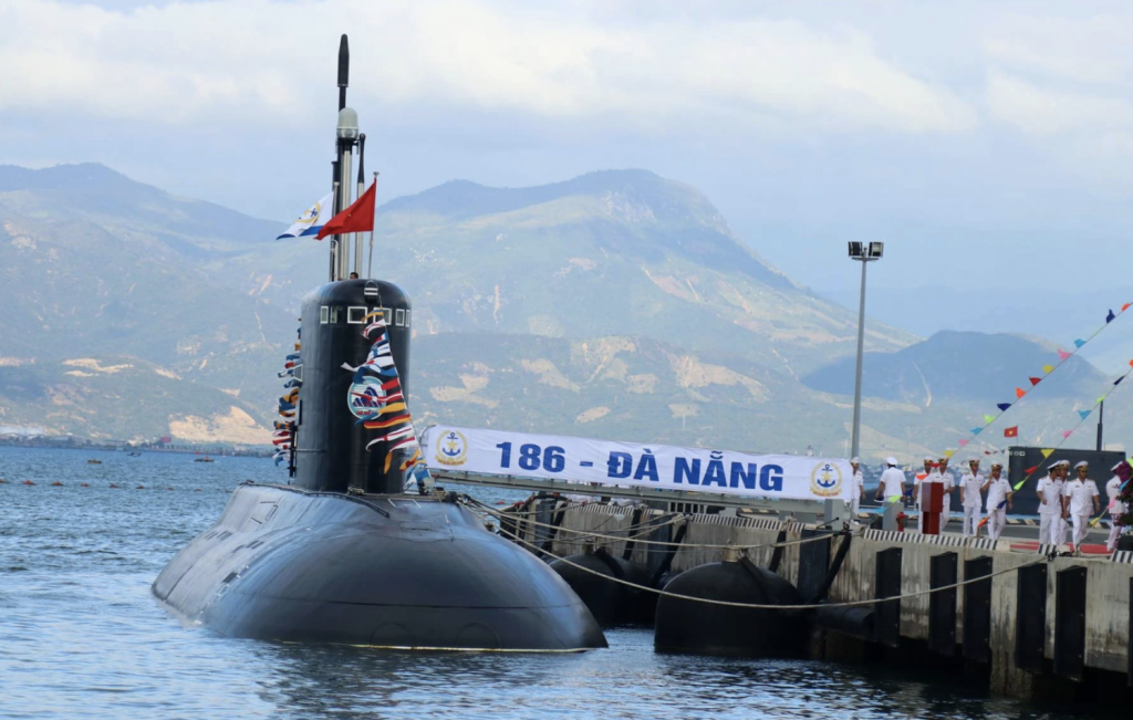 Nhà máy lọc dầu Dung Quất góp phần đảm bảo an ninh quốc phòng Nhà máy lọc dầu Dung Quất góp phần đảm bảo an ninh quốc phòng