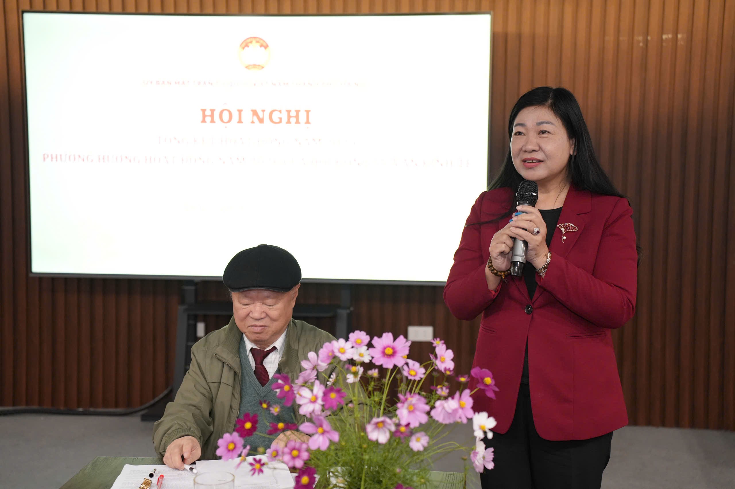 Phát huy vai trò đội ngũ trí thức tham gia tư vấn, phản biện Phát huy vai trò đội ngũ trí thức tham gia tư vấn, phản biện