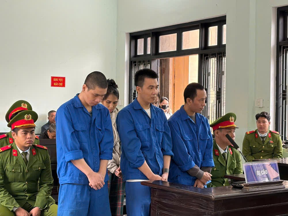 Các bị cáo tại phiên tòa xét xử Các bị cáo tại phiên tòa xét xử