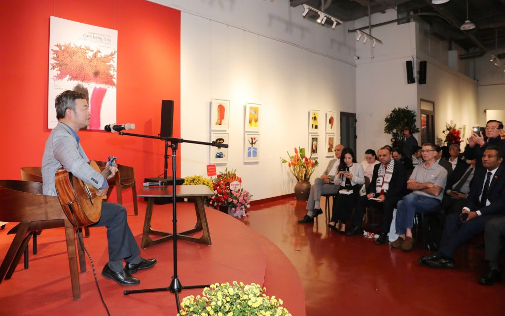 Cuộc gặp gỡ thi ca có sự tham dự của đông đảo các Đại sứ và các nhà thơ đến từ nhiều quốc gia 