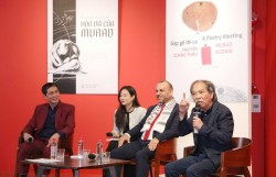 Thi ca kết nối lương tri và nuôi dưỡng khát vọng hòa bình