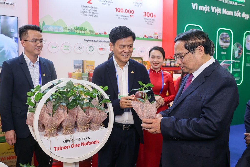 Thủ tướng Phạm Minh Chính tham quan các gian trưng bày sản phẩm tại Diễn đàn Kinh tế Việt Nam 2025, triển vọng 2026 - Ảnh: VGP/Nhật Bắc Thủ tướng Phạm Minh Chính tham quan các gian trưng bày sản phẩm tại Diễn đàn Kinh tế Việt Nam 2025, triển vọng 2026 - Ảnh: VGP/Nhật Bắc