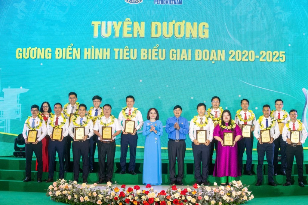 Tuyên dương điển hình tiêu biểu giai đoạn 2020-2025.