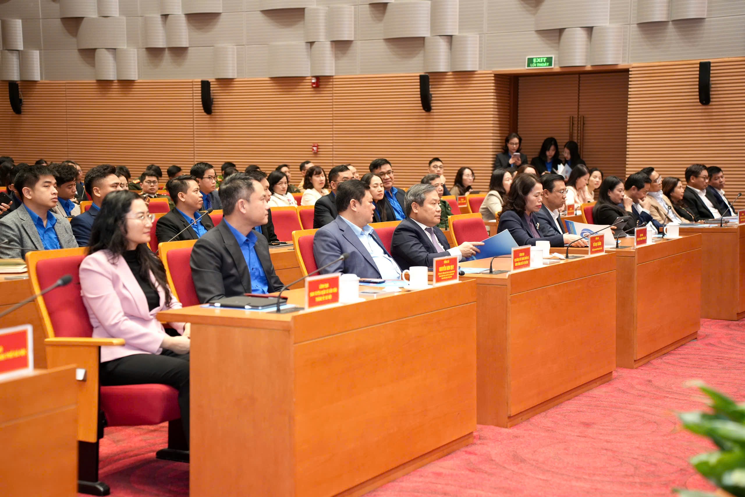 Các đại biểu tham dự đối thoại. Ảnh: Phạm Mạnh