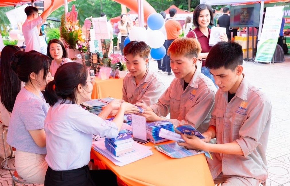 Lao động trẻ tìm kiếm cơ hội việc làm ngành công nghệ thông tin