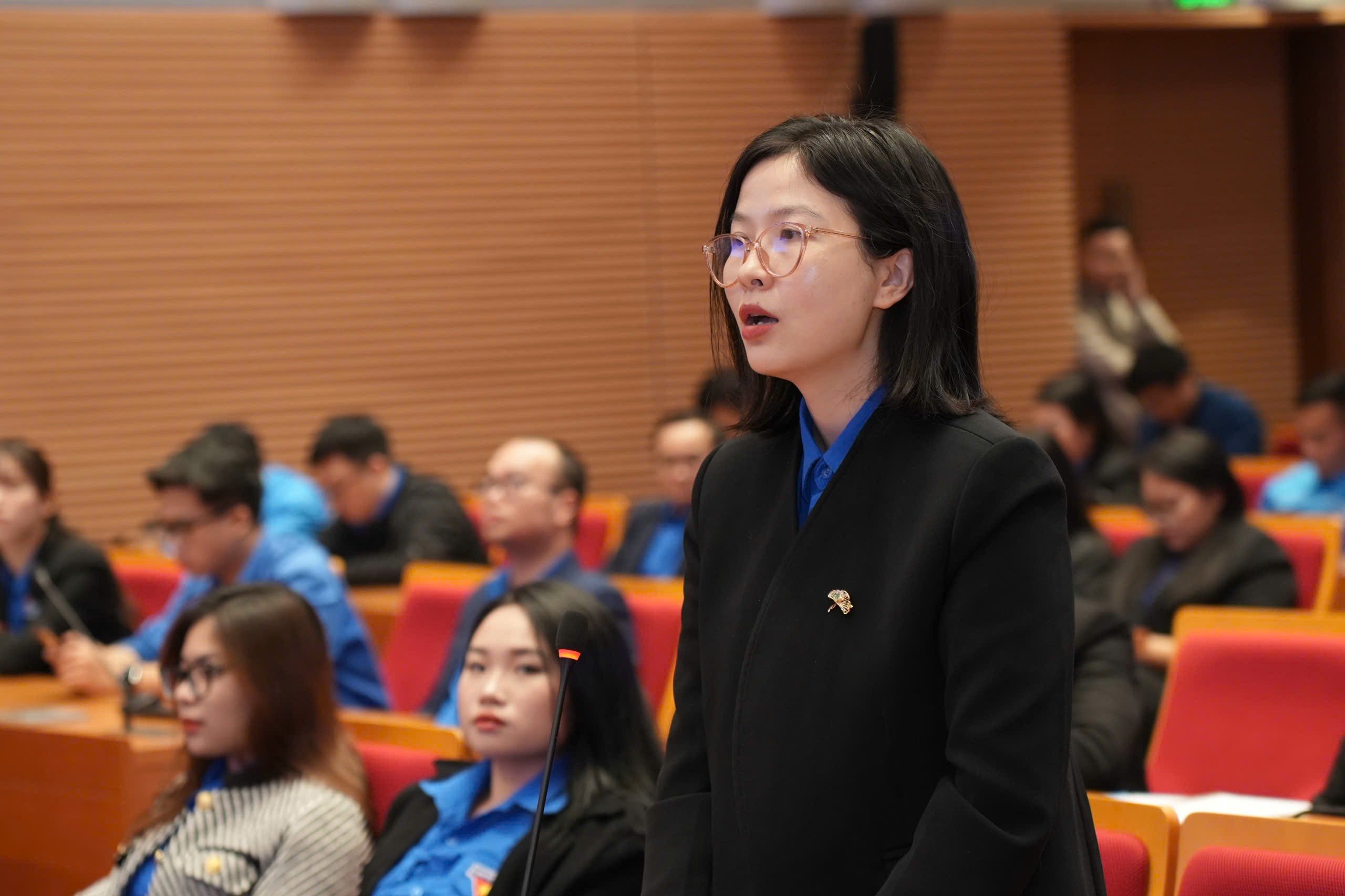 bạn Nguyễn Thị Việt Linh - Phó Bí thư Đoàn Thanh niên Đại học Quốc gia Hà Nội quan tâm đến vấn đề di dời trường đại học ra khỏi nội đô. Ảnh: Phạm Mạnh