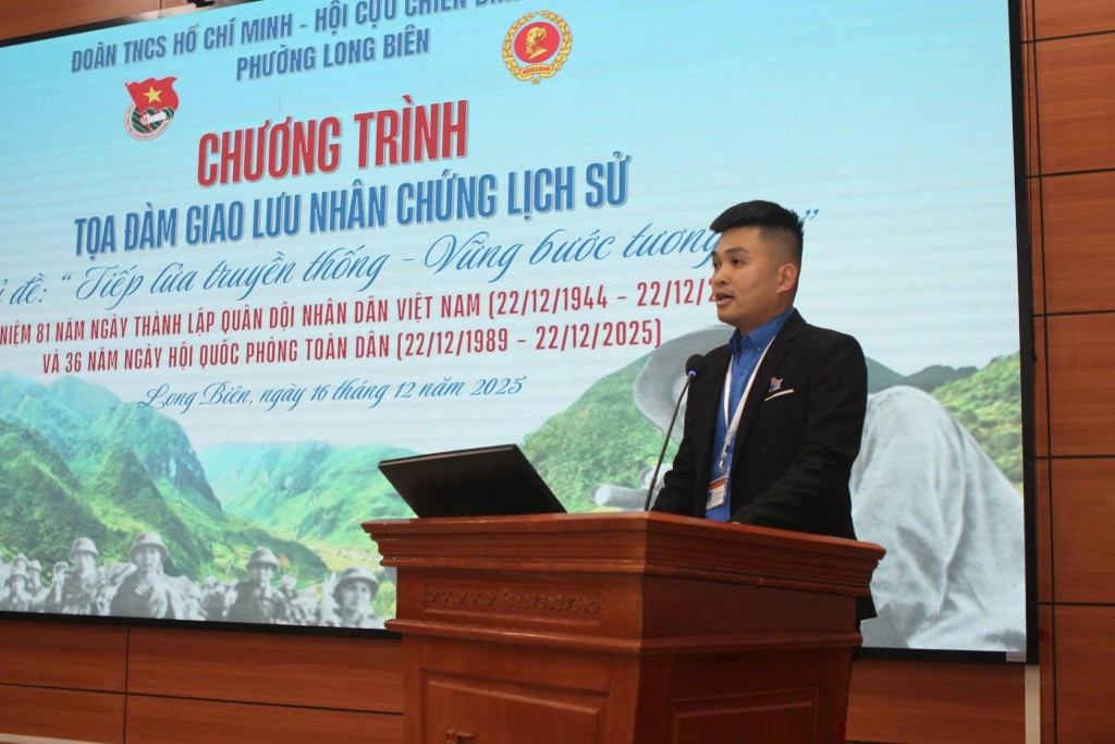 Đồng chí Trương Phi Long nhấn mạnh vai trò của thế hệ trẻ trong việc phát huy truyền thống và xây dựng quê hương. Đồng chí Trương Phi Long nhấn mạnh vai trò của thế hệ trẻ trong việc phát huy truyền thống và xây dựng quê hương.