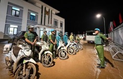 Công an xã Avương tuần tra đêm bảo vệ bình yên vùng cao