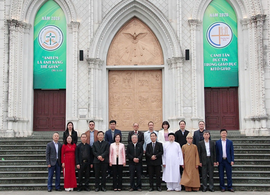 Lãnh đạo MTTQ TP Hà Nội chúc mừng Giáng sinh đồng bào Công giáo