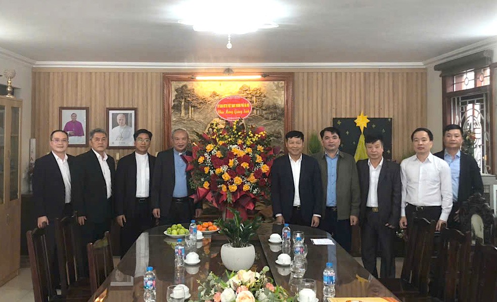 Lãnh đạo MTTQ TP Hà Nội chúc mừng Giáng sinh đồng bào Công giáo